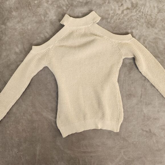 Guess Women's Ivory Cream Cold Shoulder Pullover Sweater Size Small Stylish - Picture 10 of 11